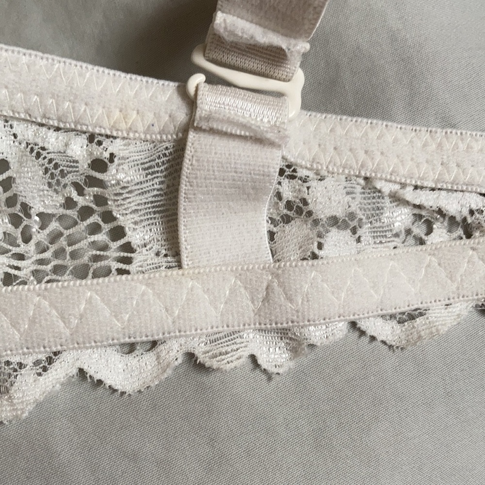 Cream Bra - Picture 4 of 6